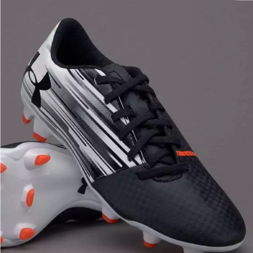 Under Armour Kids Spotlight
DL FG Soccer Cleats - 4 Y
White/Pheonix Fire/Black